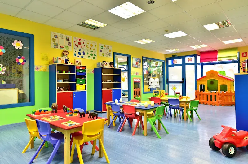 Colegio De Educación Infantil Y Primaria De Toques - Colegio público en Culleredo - foto 2
