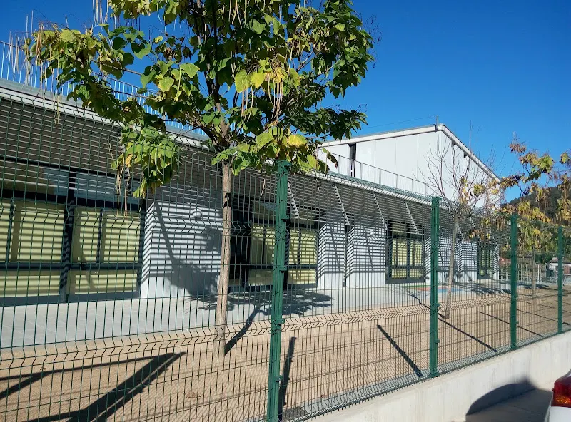 Escuela Pública Rocalba - Colegio público en Sant Feliu de Pallerols - foto 2