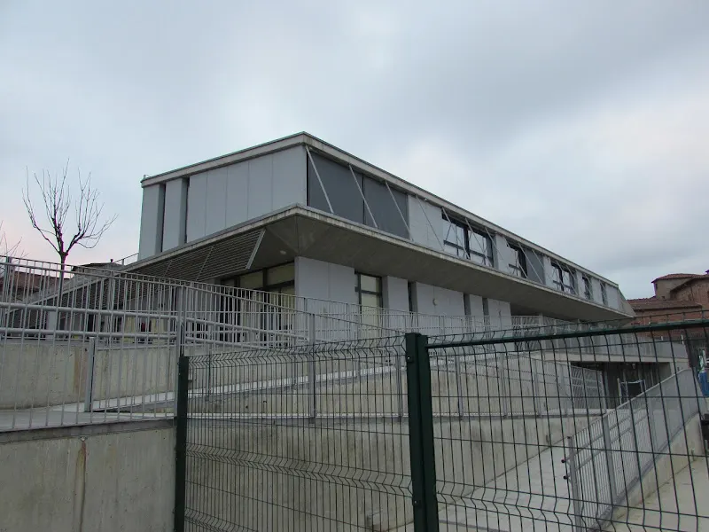 Escuela Pública Rocalba - Colegio público en Sant Feliu de Pallerols - foto 3