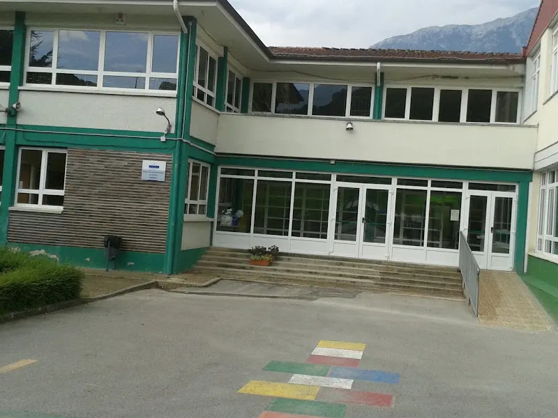 Colegio Público Jovellanos - Colegio público en Penamellera Baja - foto 2