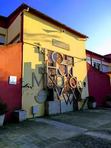 Colegio Público Sant Jaume - Colegio público en Portbou - foto 3
