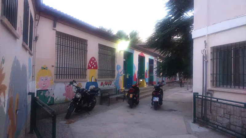 C.E.I.P. Sant Blai - Colegio público en Llauri - foto 2