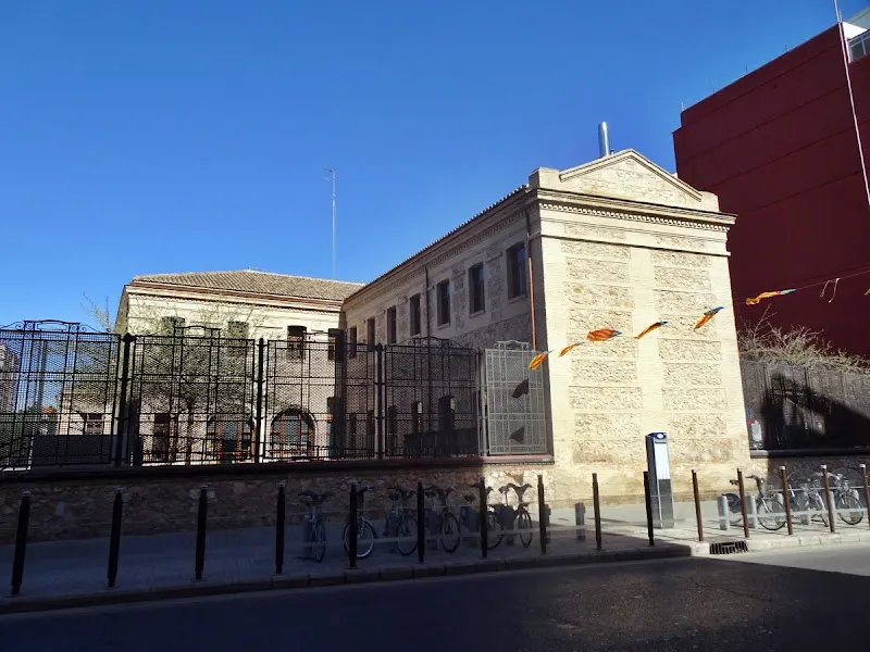 Colegio Público 9 De Octubre - Colegio público en Valencia - foto 2