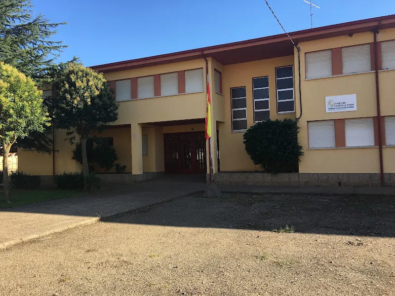 Colegio Público Virgen del Arrabal - Laguna de Negrillos