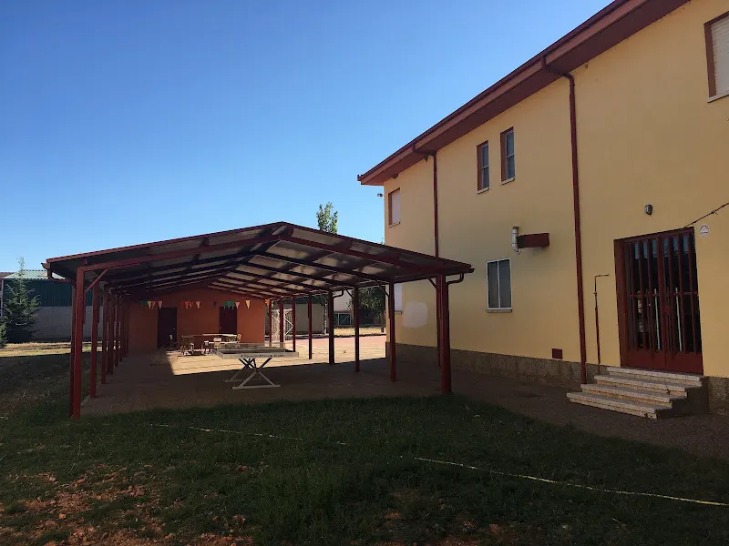 Colegio Público Virgen del Arrabal - Colegio público en Laguna de Negrillos - foto 2