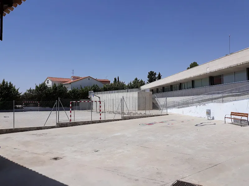 Colegio Público - Colegio público en Altarejos - foto 3