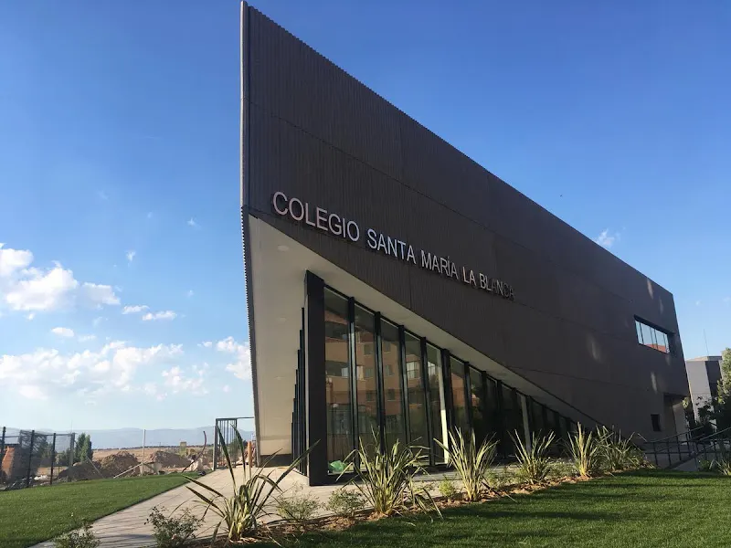 Colegio Santa María La Blanca - Colegio concertado en Madrid - foto 2