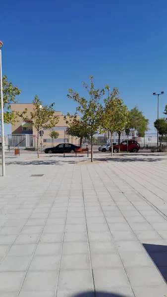 Escuela de Educación Infantil la Parvadica - Colegio público en Sobradiel - foto 2