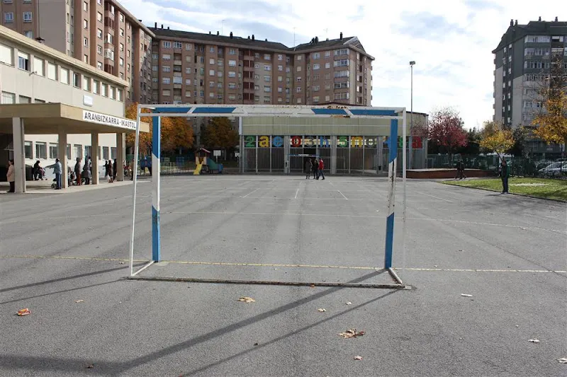 Escuela de Educación Infantil Aranbizkarra - Colegio público en Vitoria-Gasteiz - foto 2