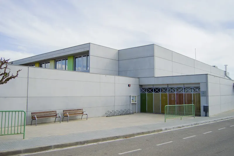 Escola Pública La Cabana - Colegio público en Cabanyes (Les) - foto 2