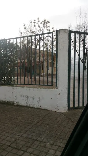 Colegio Público El Oasis - Colegio público en Llanos del Caudillo - foto 2