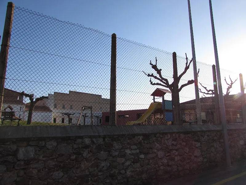 Escuela Montserrat Vayreda i Trullol - Lladó