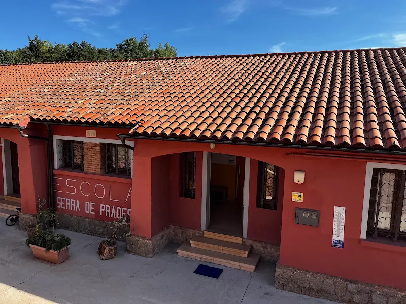 Escola Pública Serra de Prades - Colegio público en Prades - foto 2