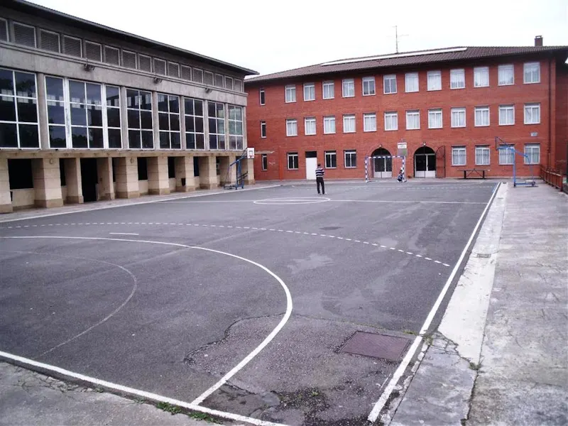 Colegio Público Basakaitz - Colegio público en Aizarnazabal - foto 2