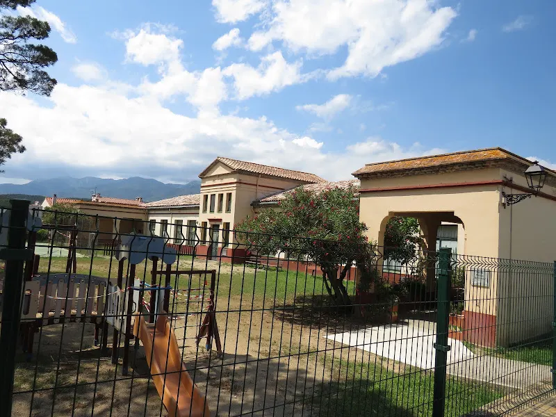 Colegio Público Mont-Roig Zer Requesens - Colegio público en Darnius - foto 2
