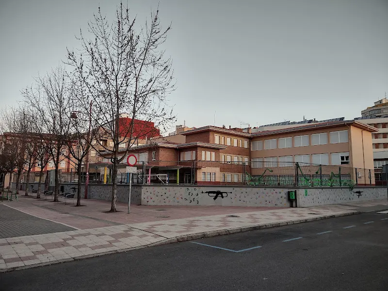 Colegio Público Santo Tirso - Colegio público en Vecilla (La) - foto 2