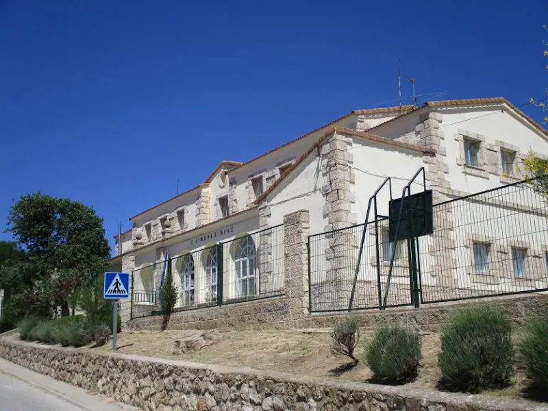 Colegio Público Carlos Jiménez Diaz - Albares