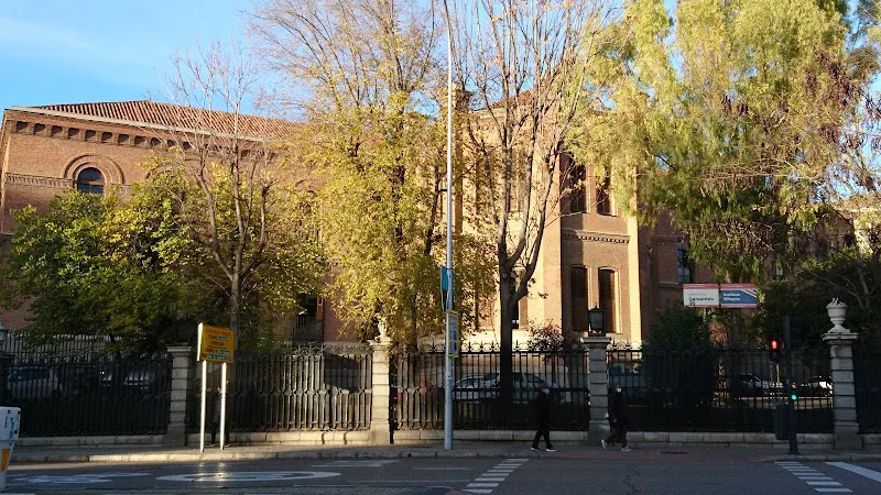 Instituto Bilingüe de Secundaria Cervantes - Instituto de secundaria en Madrid - foto 2