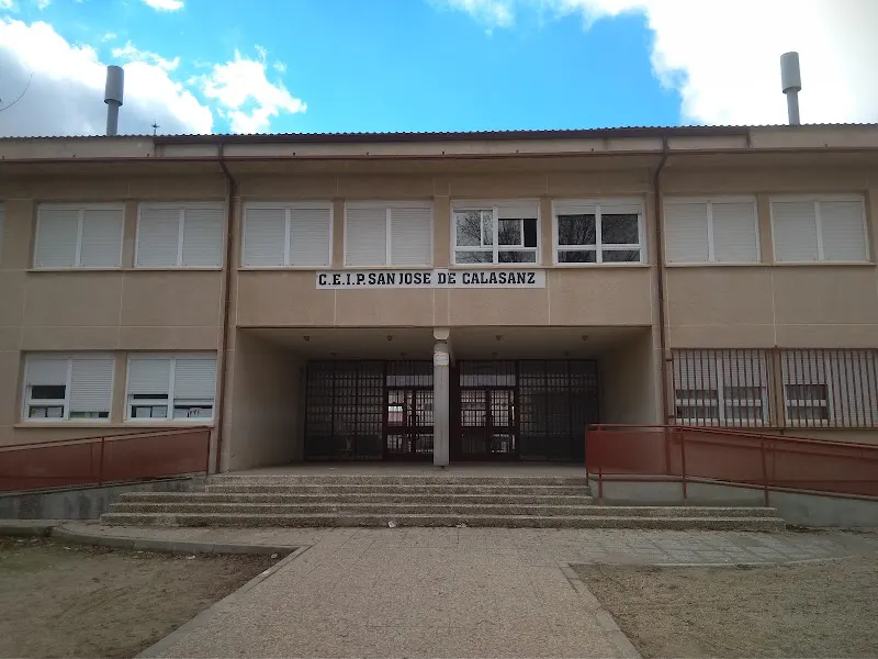 CEIP Alonso de Cárdenas - Colegio público en Cabezamesada - foto 3