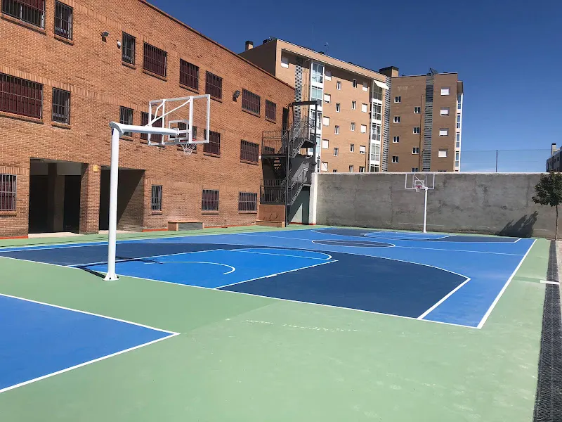 Colegio Rural Agrupado AMIGOS DE LA PAZ - Centro educativo en Valverde de Alcala - foto 3