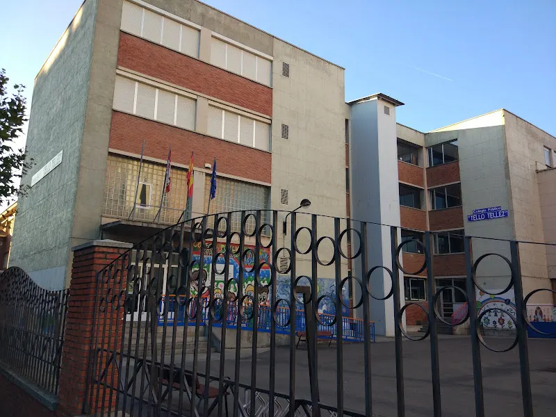 Escuela de Educación Infantil Maestro Alonso - Colegio público en Santoyo - foto 2
