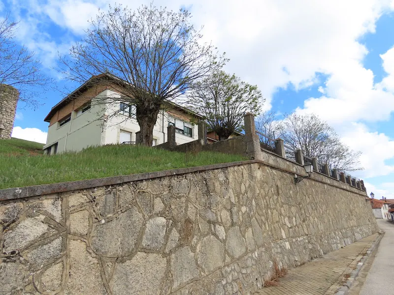 Escuela - Cabrejas del Pinar