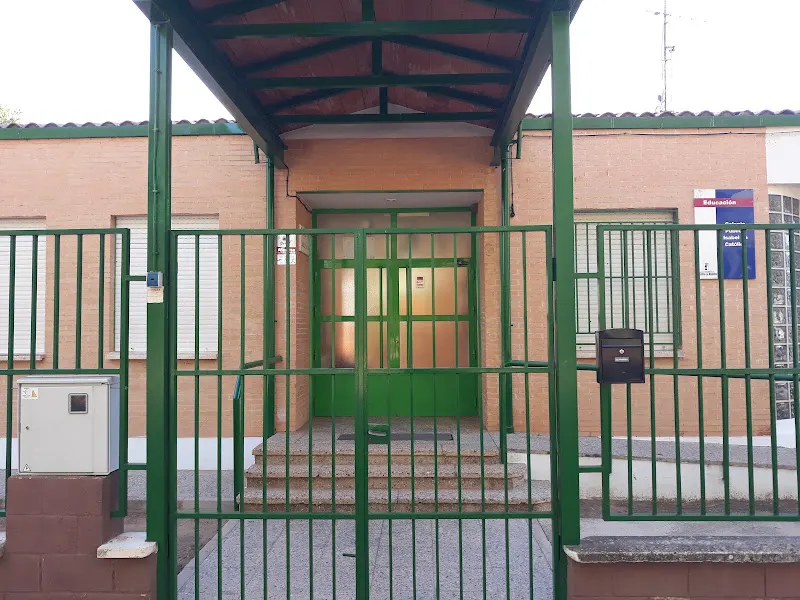 CEIP Isabel la Catolica - Colegio público en Luciana - foto 2