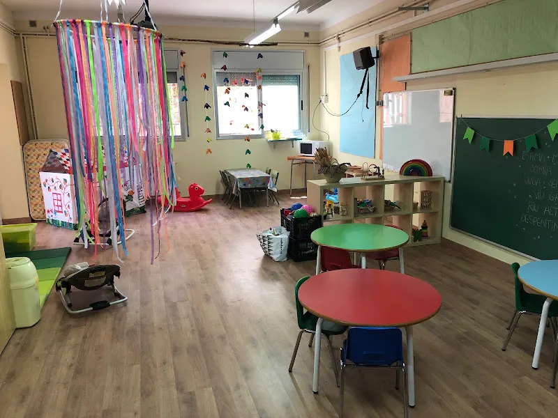 Escola Pública Mare de Déu de l'Esperança Zer La Parellada - Colegio público en Figuerola del Camp - foto 2