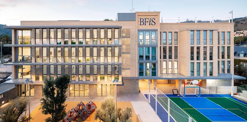 Barcelona High School - Escuela Internacional en Barcelona - foto 2