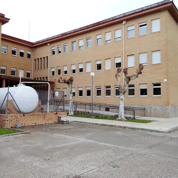IES Al-Qazeres - Centro educativo en Cáceres - foto 2