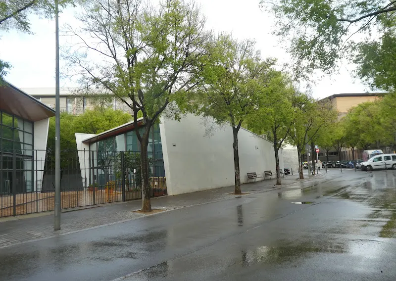 Escuela la Muntanyeta - Colegio público en Barcelona - foto 2