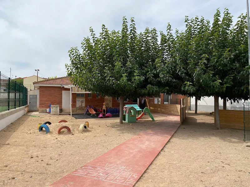 Escuela pública - Canizar del Olivar
