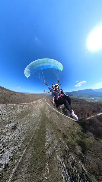 Navarra Vuela - Vuelos en parapente y paramotor | Escuela Navarra de paramotor y parapente - Pamplona