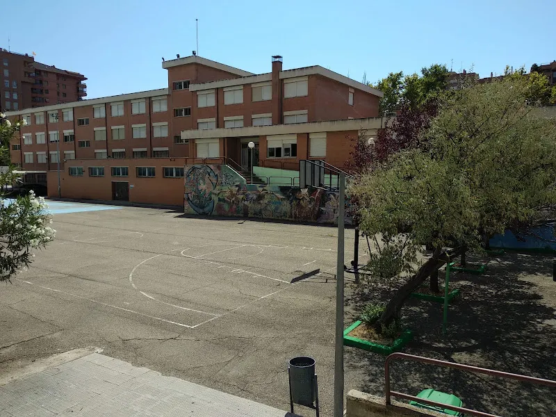 IES Jerónimo Zurita - Instituto de secundaria en Zaragoza - foto 2