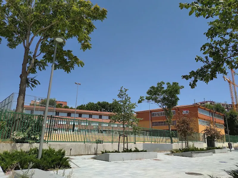 C/ de Agustín de Betancourt, 1 - Instituto de secundaria en Madrid - foto 3