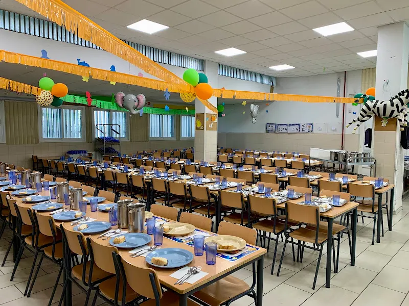 Colegio Público Cristóbal Colón - Colegio público en Madrid - foto 2