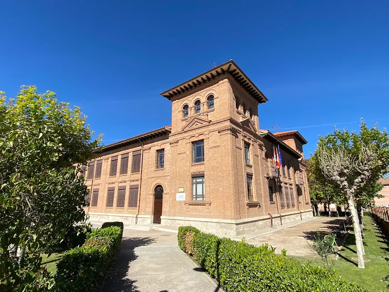 IES Alfonso VI - Instituto de secundaria en Olmedo - foto 2