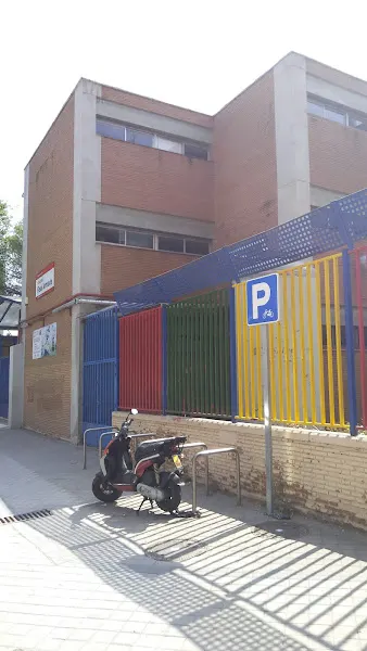 Edificio anexo CEIP Manuel Sáinz de Vicuña - Colegio público en Madrid - foto 2