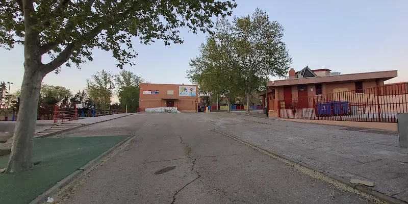 Edificio anexo CEIP Manuel Sáinz de Vicuña - Colegio público en Madrid - foto 3