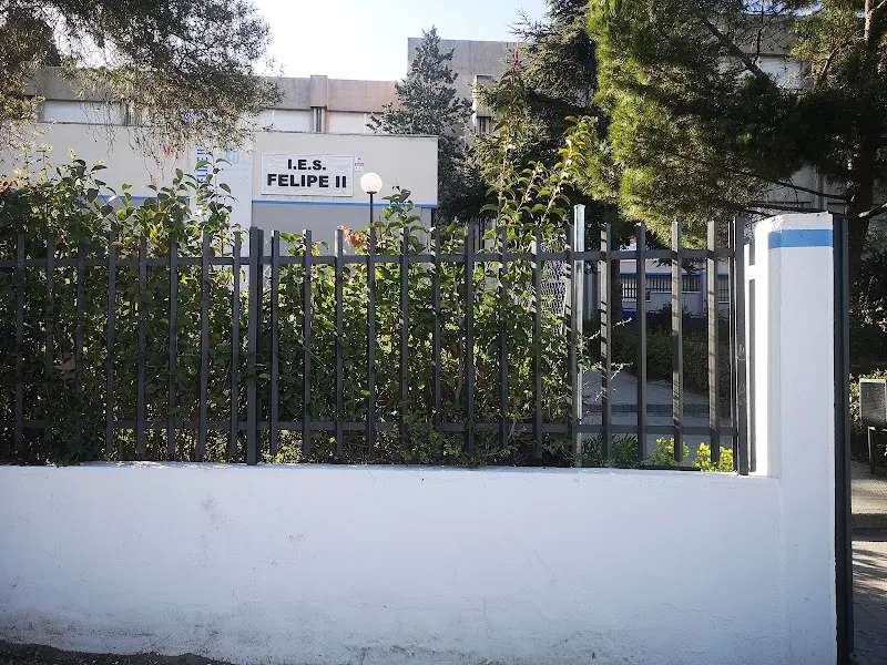 IES Juana de Castilla y Felipe II - Instituto de secundaria en Madrid - foto 2