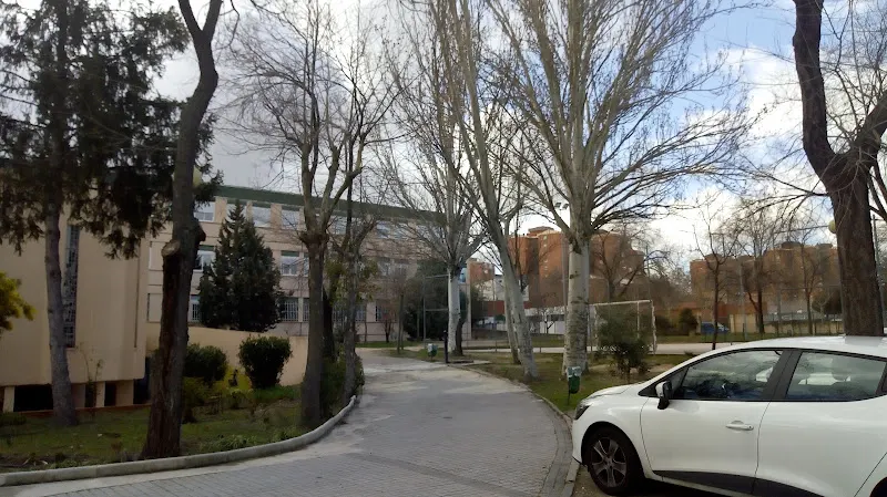 IES Carlos III - Instituto de secundaria en Madrid - foto 2