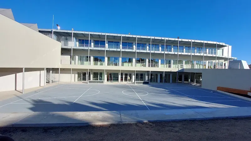 COLEGIO CONDE DUQUE - Instituto de secundaria en Madrid - foto 2