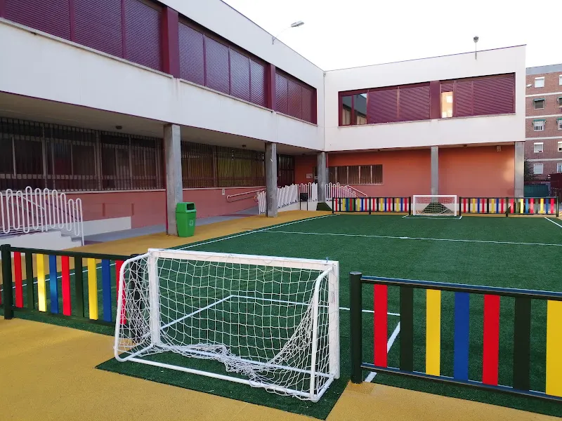 CEIP Julián Besteiro - Colegio público en Madrid - foto 2