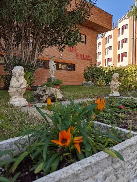 Colegio La Milagrosa - Instituto de secundaria en Madrid - foto 2