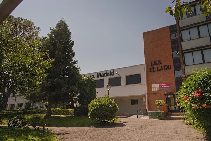 IES El Lago - Instituto de secundaria en Madrid - foto 2