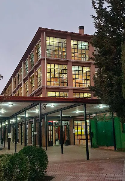 IES Iturralde - Instituto de secundaria en Madrid - foto 2