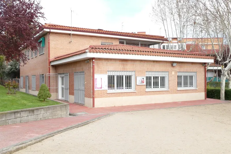 Colegio de Educación Infantil San José de Cluny Villaamil (Madrid) - Guardería en Madrid - foto 2