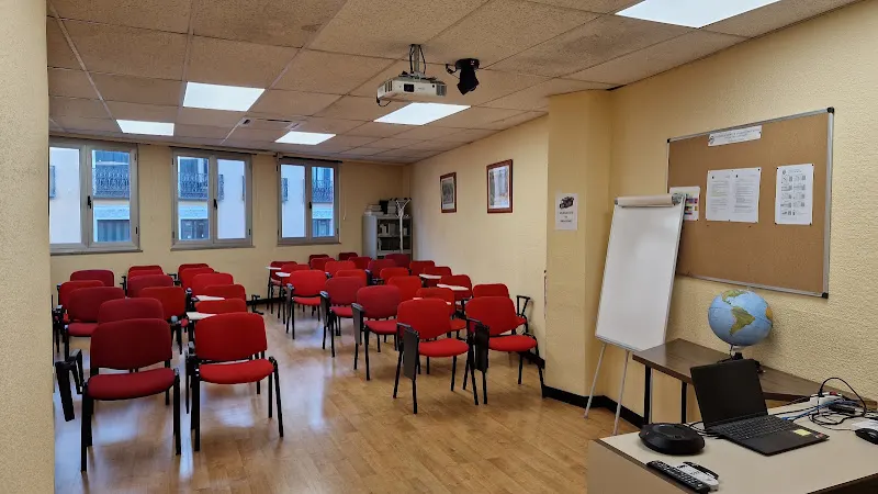 Ilustre Colegio Nacional de Doctores y Licenciados En Ciencias Políticas y Sociologia - Madrid