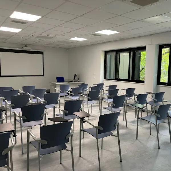 Escuela de Ciencias Sociales y de la Salud