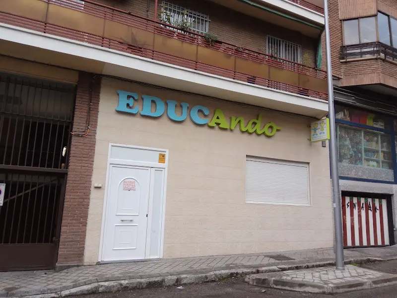 Escuela Educando